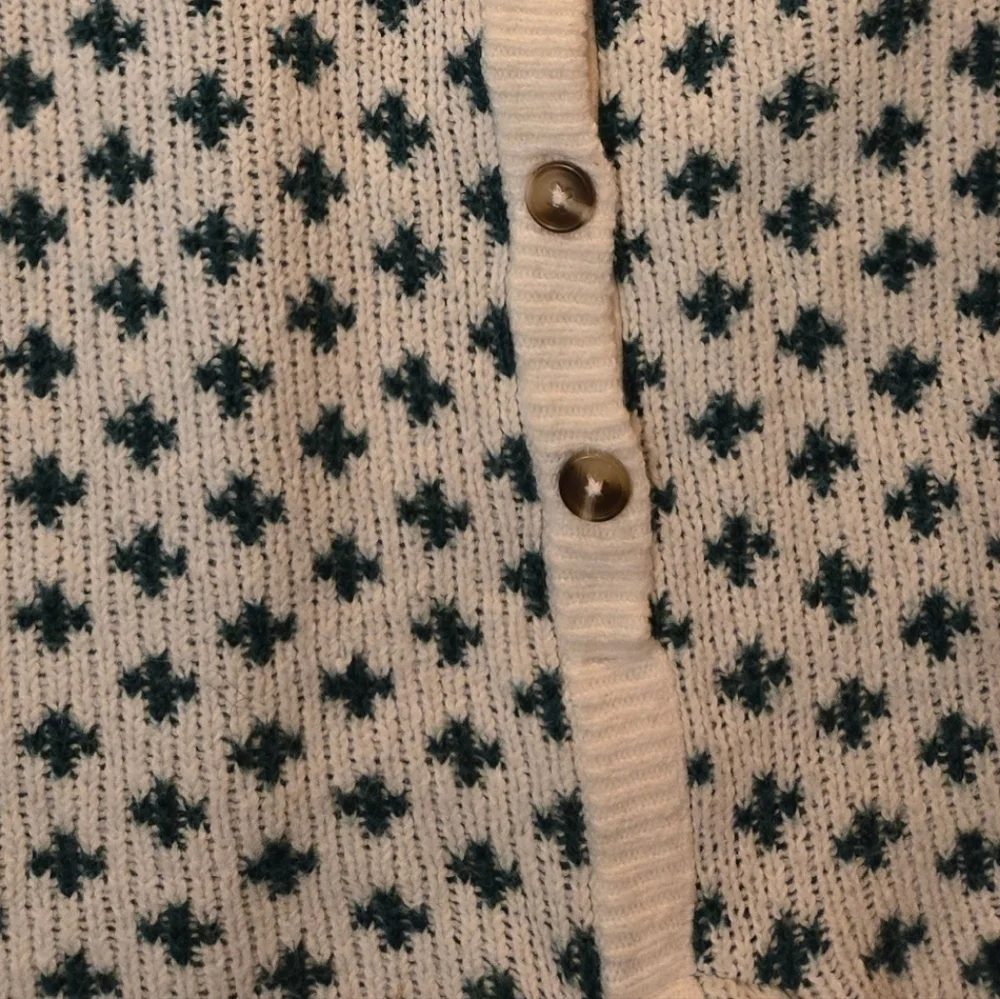 Old Navy Cream and Green Patterned Kids Footie 18 - 24 M